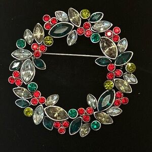 Source Unknown Multicolor Gem Wreath Brooch